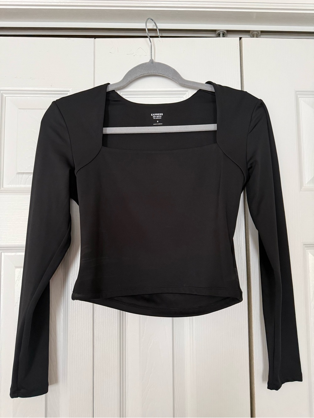 Express Women’s Body Contour Black Long Sleeve Square Neck Crop Top